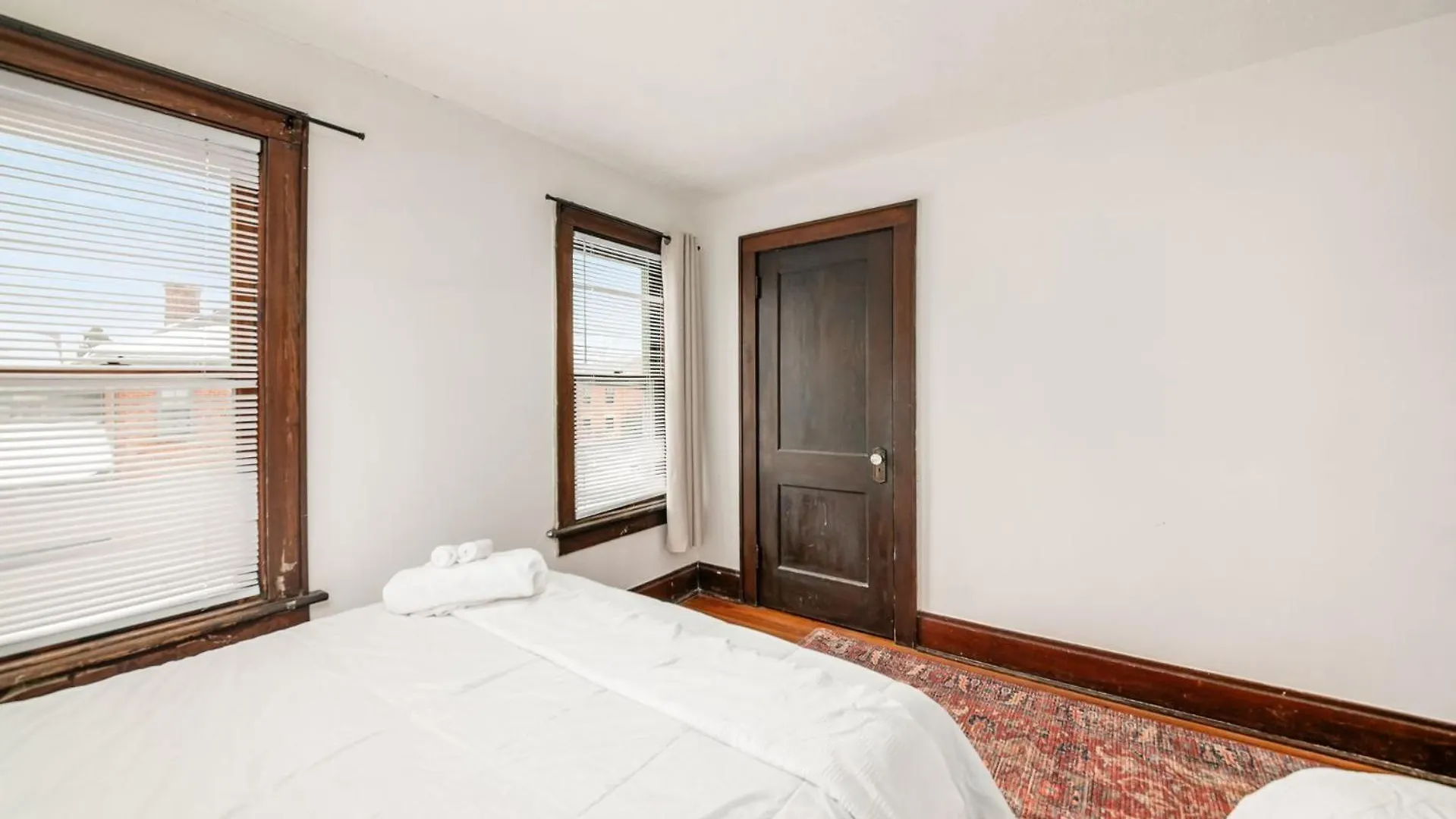 The Cobblestone Townhouse - 2 Bedroom -German Village Columbus 0*,  Estados Unidos da América