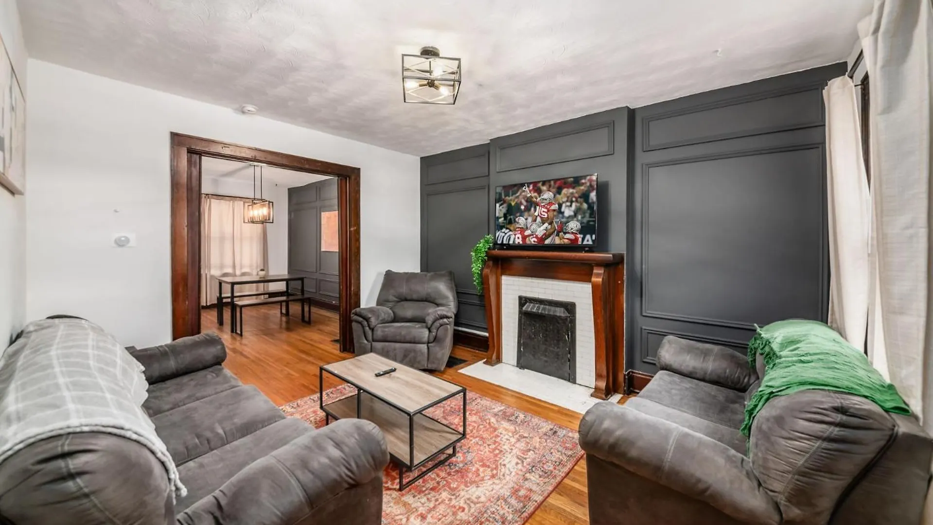 The Cobblestone Townhouse - 2 Bedroom -German Village Columbus