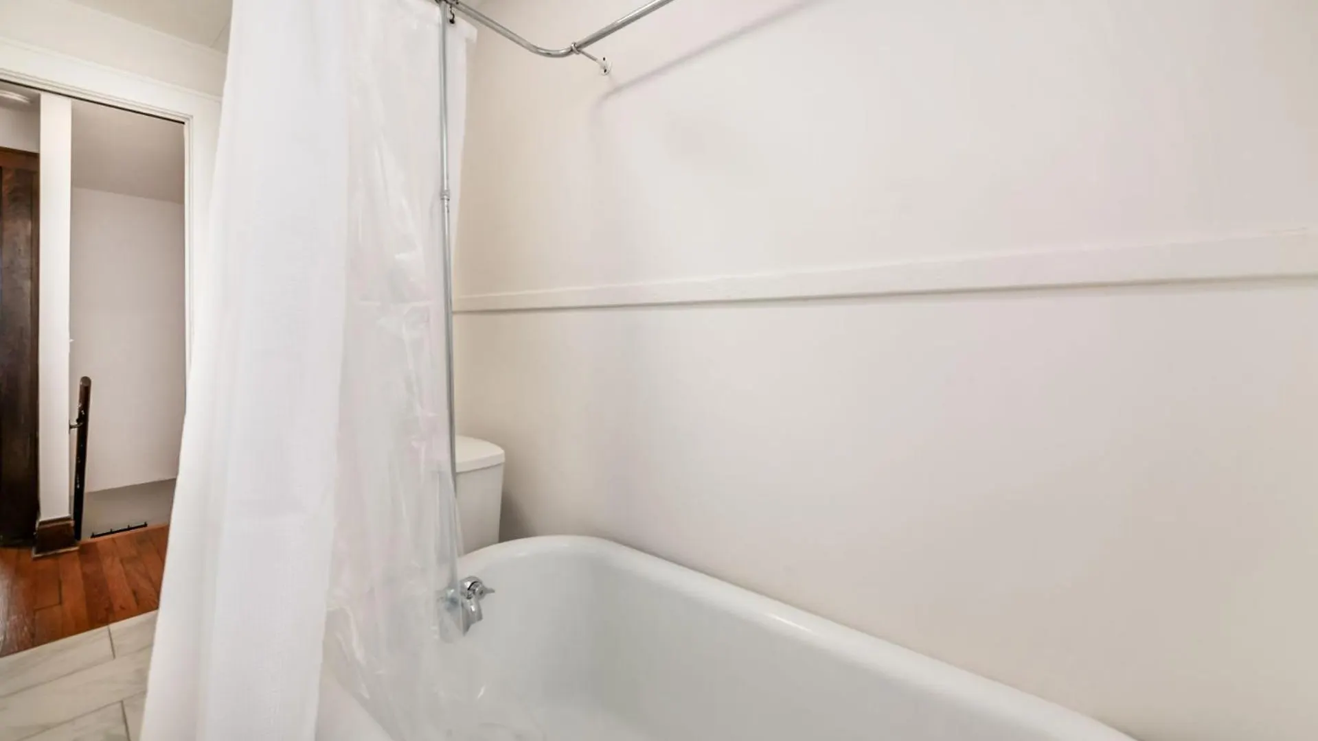 The Cobblestone Townhouse - 2 Bedroom -German Village Columbus