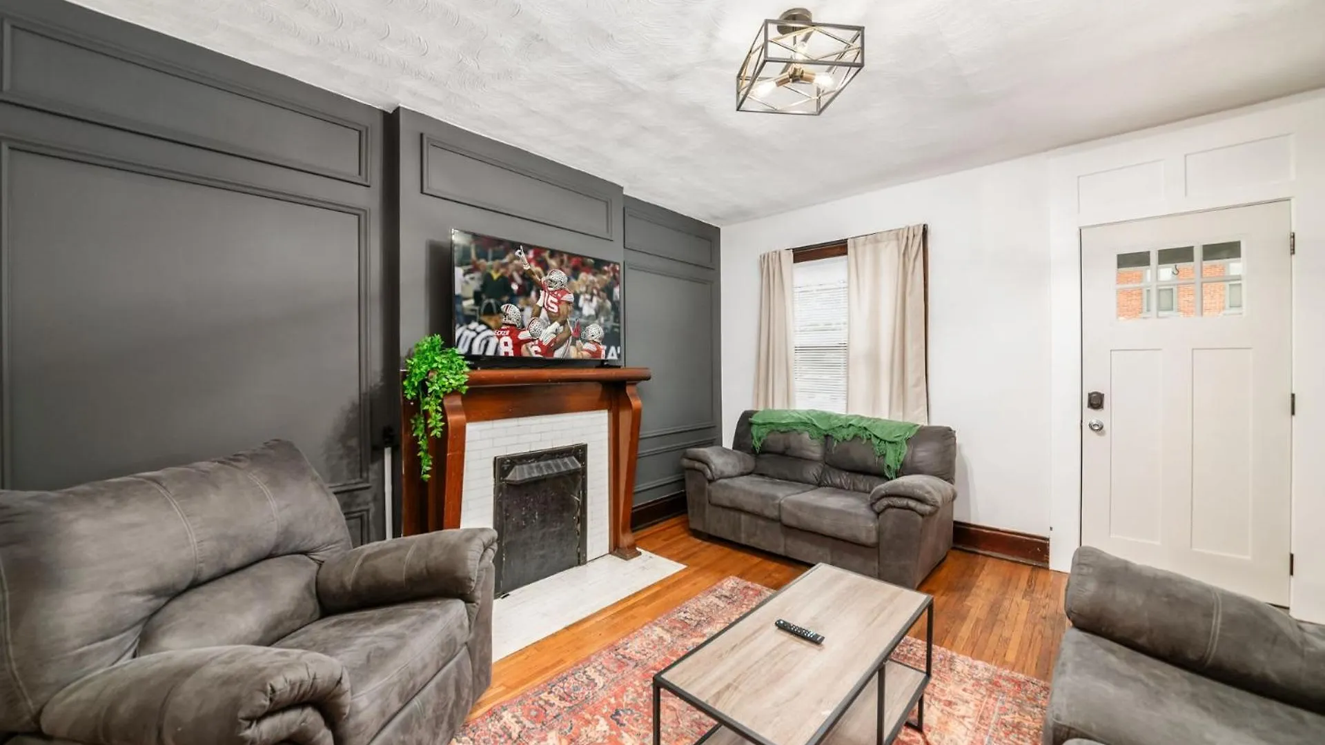 The Cobblestone Townhouse - 2 Bedroom -German Village Columbus